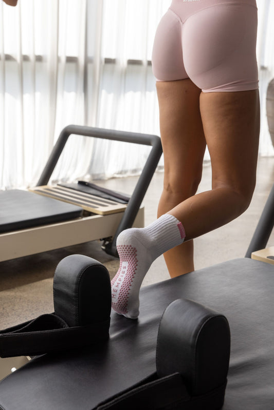 Studio Grip Socks - White Sock / Pink Grip