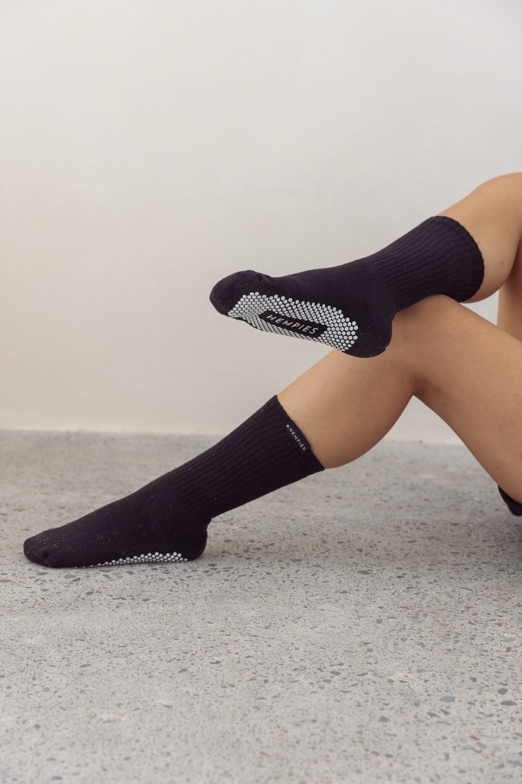 Studio Grip Socks - Black Sock / White Grip