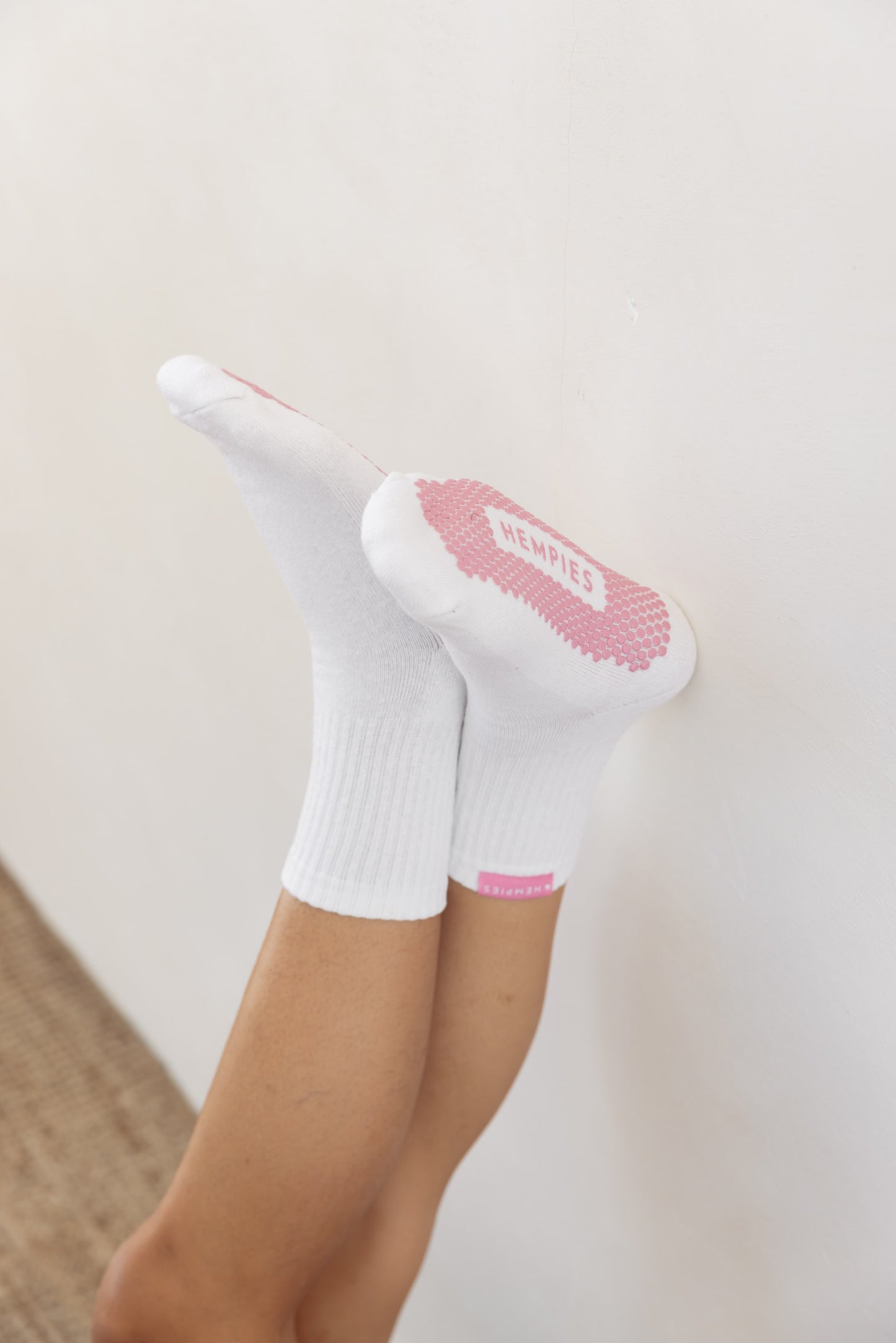 Studio Grip Socks - White Sock / Pink Grip